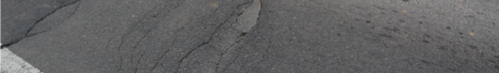 3.7 Desgaste e buracos no pavimento Segundo a norma DNIT 005/2003 os defeitos nos pavimentos flexíveis podem ser identificados como fissuras, trincas superficiais, desgaste, escorregamento, buracos,