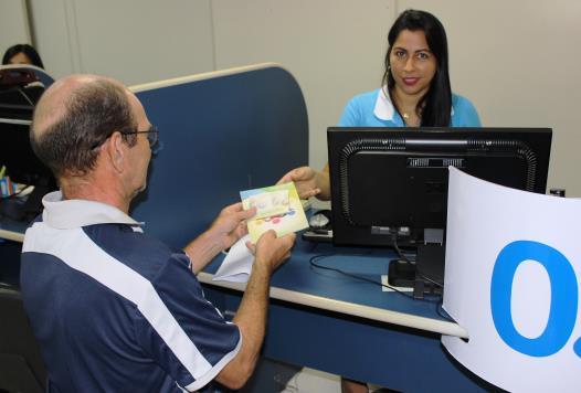 atendentes distribuíram cartilhas