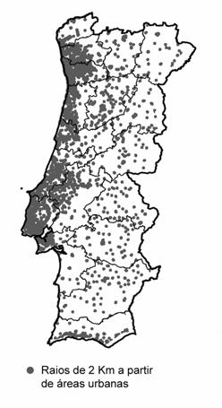 A distribuição das áreas ardidas de acordo com a distância a áreas urbanas mostra, para os anos de 2000 a 2005, que as maiores áreas correspondem sempre a distâncias a áreas urbanas entre 2 a 8 km.