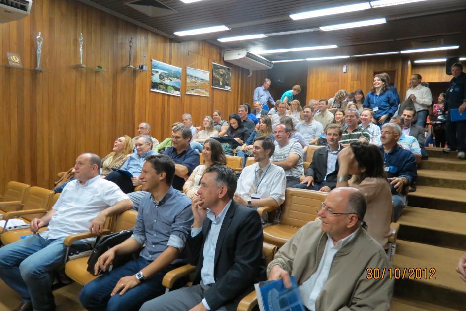 sanitário no Brasil, a ASTECOR realizou em 30 de outubro este seminário visando propiciar aos técnicos científicos da CORSAN aprimorarem seus conhecimentos, interagirem, refletirem, discutirem e
