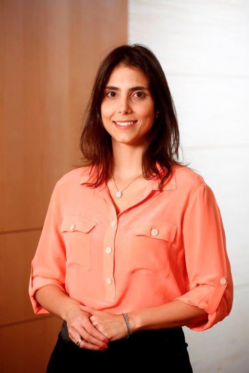 LETICIA COUTINHO Letícia de Faria Lima Coutinho é Advogada Sênior da área de M&A do Machado, Meyer advogados onde trabalha desde 2013.
