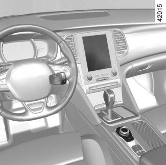 Comando integrado de telemóvel mãos-livres Nos veículos que estão equipados, utilize os comandos do volante 4.