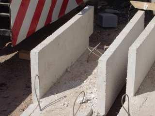 Figura 44 Pilares de aço protegidos com pré-moldados de concreto.