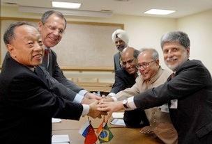 Primeira reunião dos chanceleres dos BRIC - 2003 Nova York (EUA) - O ministro das Relações Exteriores, Celso Amorim, com os