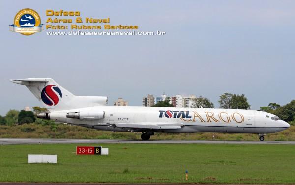 Em 1967 a Boeing lançou a versão alongada B727/200 e B727/200F de onde