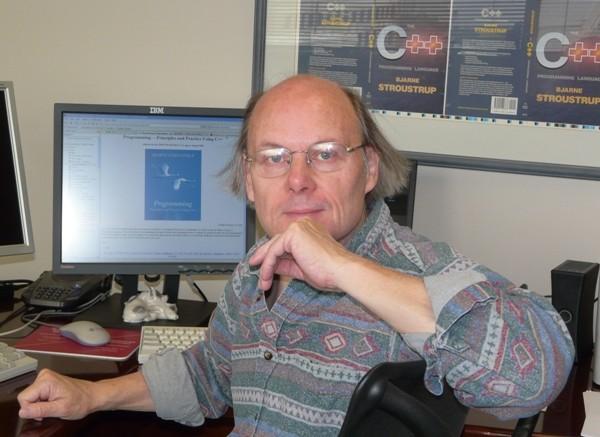 C/C++ Bjarne Stroustrup Hoje em dia, a maioria dos sistemas operacionais são escritos em C ou C++. C é independente de hardware.