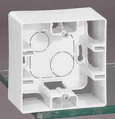 10 8 640 80 10 10 5 5 8 641 82 8 646 82 Caixa Dupla para montagem saliente Branco Areia 8 641 79 8 643 79 8 645 79 8 646 79 Obturador / Adaptador para MosaicTM Fornecidos com espelho