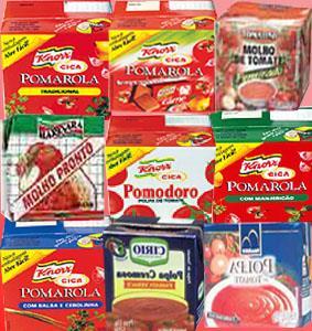 Figura 53 Embalagem caixa cartonada de extrato de tomate Fonte: Autor (2004) A grande maioria dos consumidores prefere as embalagens metálicas por ser eficiente na conservação do produto, são fazeis