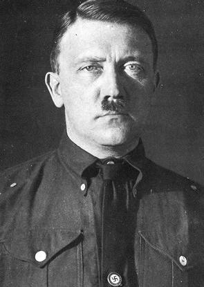 Adolf Hitler - Lutou na Primeira Guerra como voluntário do exército alemão.