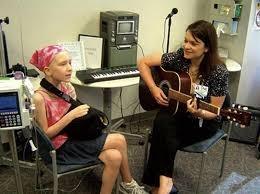 crianças, adolescentes e adultos), não sendo necessário ao paciente qualquer conhecimento prévio de música.