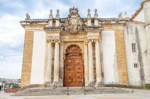 Inclui: u Programa científico do seminário; u Certificado de participação; u Visita guiada à Universidade de Coimbra - Patrimônio mundial da UNESCO; u Jantar de encerramento; u Acomodação em hotel