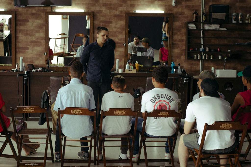 tolerante. CBM participa de workshop na barbearia Vikings Alunos da Faculdade de Tecnologia de Piracicaba promoveram ação social com adolescentes de 15 a 18 anos da Casa do Bom Menino.