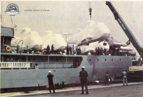 Em 15/01/87, as aeronaves SH-3D N-3007, N-3010, N-3011 e N-3012, embarcaram no NTTr Barrosos Pereira, para serem transportadas para o porto de La Spezia (Itália), e encaminhadas para a fábrica da