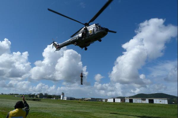 Esquadrão HU-2 realiza exercício de resgate no mar No dia 25 de maio, o 2 Esquadrão de Helicópteros de Emprego Geral (HU-2), realizou mais um exercício de resgate no mar na vertical da Lagoa de