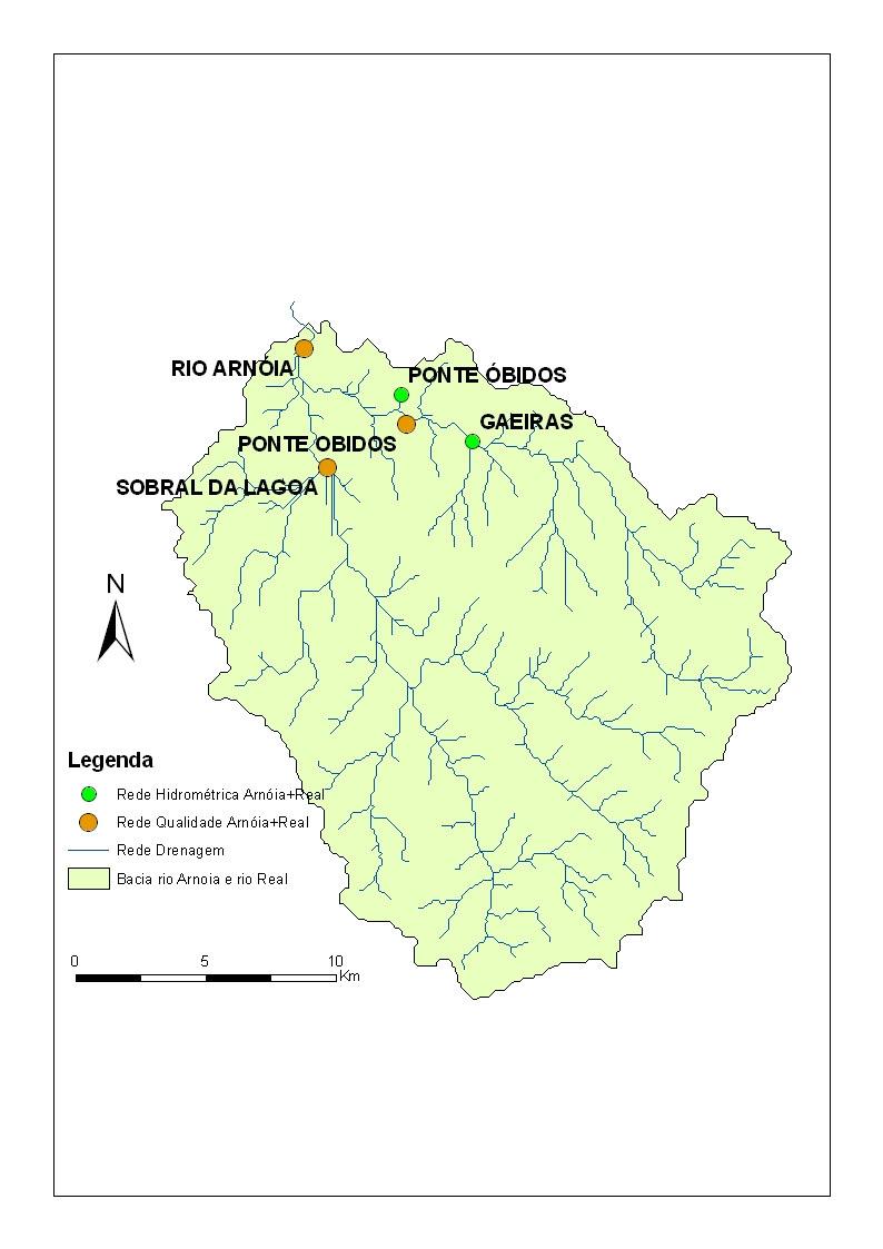 Figura 11. Estrutura de monitorização da bacia do Rio Arnóia e Real rede de qualidade de água superficial (laranja) e rede hidrométrica (verde) (Fonte: INAG).