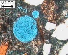 & OLIVEIRA, 1997); Identificação de fases mineralógicas reconhecidamente