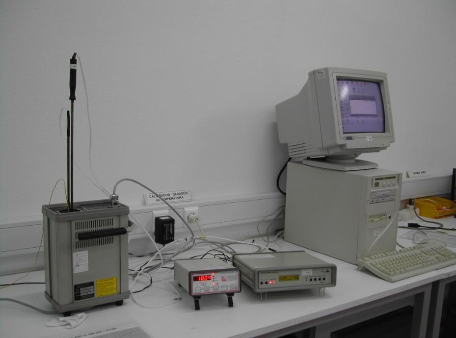 Laboratório de Calibração de Temperatura Gama: de -40ºC a 1600ºC Sensores de temperatura com unidade de leitura Data