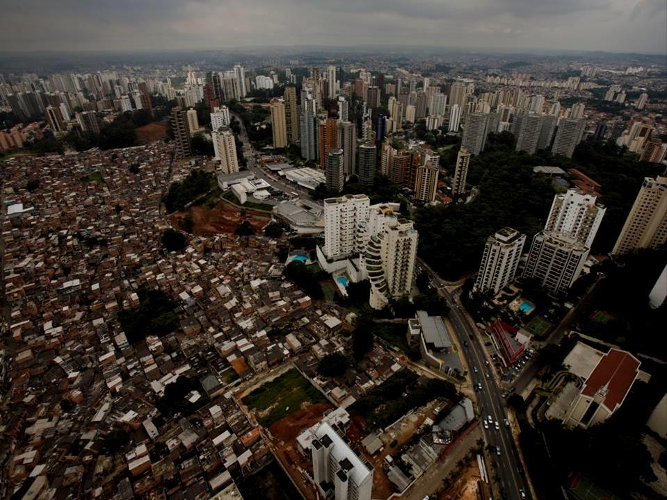 Fonte: PMSP/SEHAB Município São Paulo Cerca de 3