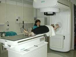 TRATAMENTO - Radioterapia A radiação ionizante radioterapia, é usada para interromper o crescimento celular.