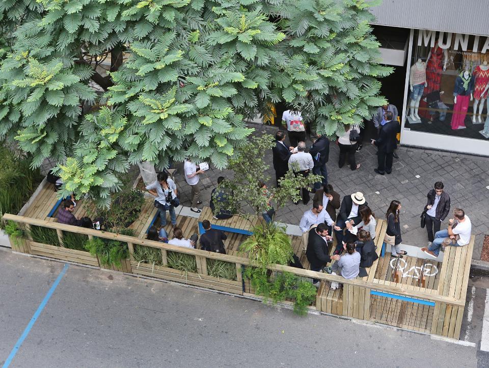 Parklet: vaga de estacionamento vira