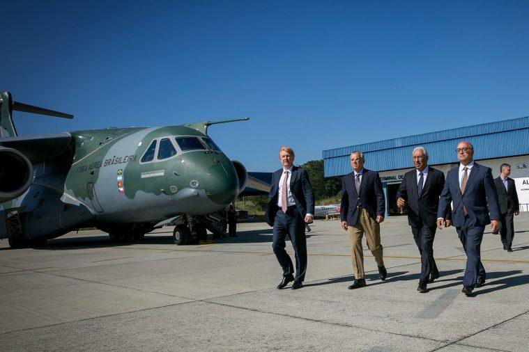 Na Ala 13, onde aconteceram a visitação e as tratativas, os portugueses foram recepcionados, também, por autoridades da Força Aérea Brasileira (FAB).