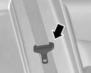 Para liberar o cinto, pressione o botão na fivela do cinto. O cinto de segurança automaticamente volta à posição original.