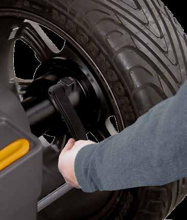 desde el teclado. Posicionamiento automático de la rueda en el punto de aplicación del peso de equilibrado y del freno de estacionamiento eléctrico (RPA).