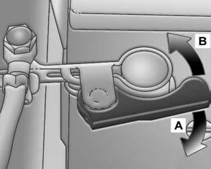 Levantamento do veículo Os pontos de apoio de um elevador ou macaco devem ser posicionados somente nos locais indicados nas figuras, nas porções dianteira e traseira do veículo, nas áreas entre o