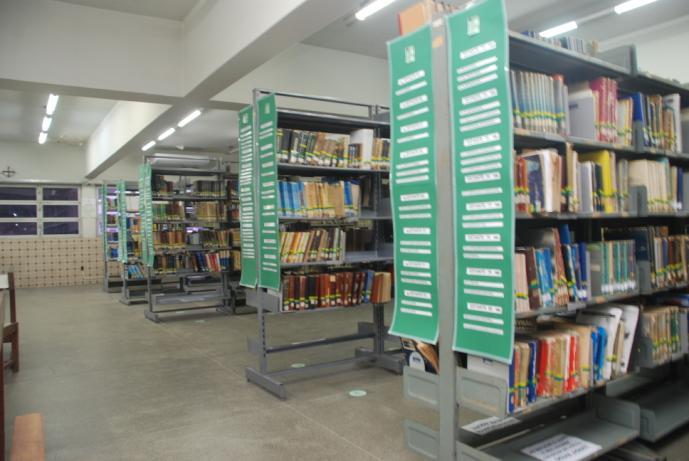 estudantes, são estes: Visitar as instalações da(s) biblioteca(s) existentes no Centro Universitário instalações para o acervo, considerando a área física, condições de armazenagem [.