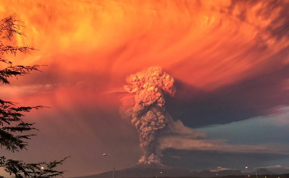 Erupções Vulcânicas CO 2 Enxofre Metano e