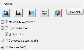 5. Vá até a área de ajustes e clique na caixa de seleção Restaurar Cor. Observação: Você também pode selecionar outras configurações de qualidade de imagem antes de escanear. 6. Clique em Digitalizar.