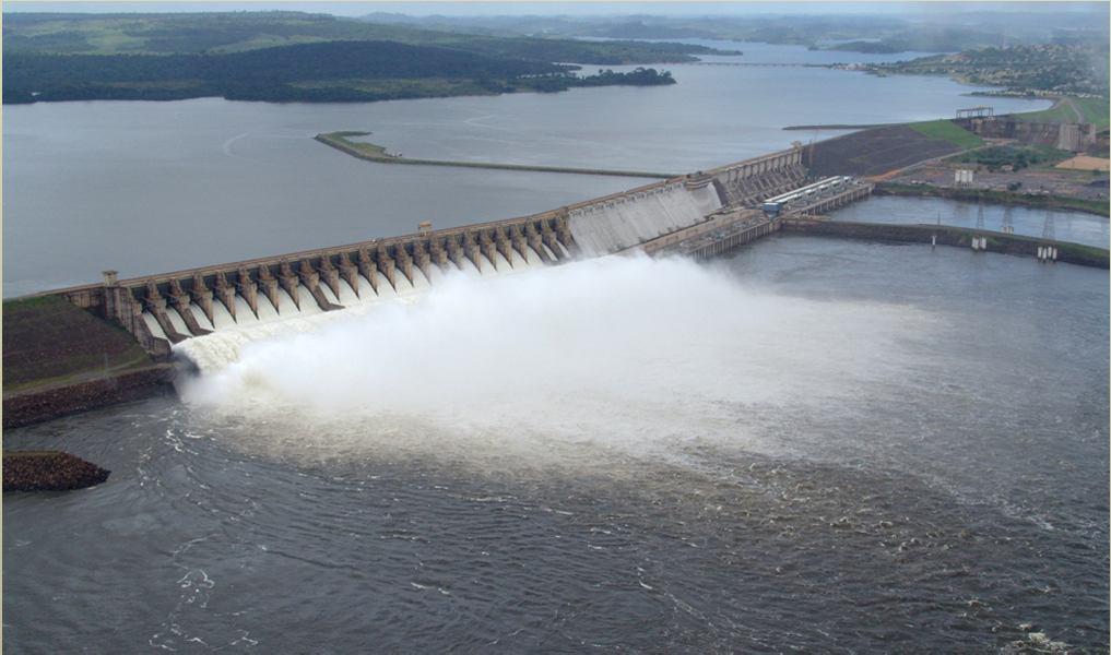 CONDIÇÕES ESPECIAIS PARA GERAR ENERGIA ELÉTRICA; A CONSTRUÇÃO DO RESERVATÓRIO GERA PROBLEMAS SOCIAIS E