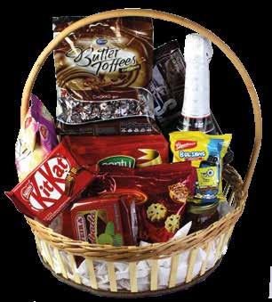 40g Chocolate Nestlé Kit Kat 41,5g Bala Arcor Butter Toffees 130g Bolinho Bauducco 40g Goiabada Oliveira 300g Cesta redonda Cordão Palito 30cm Saco para Cesta Dec.