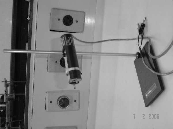 1 O Equipamento Utilizado nas Medidas 1.1 O Sensor de Radiação O sensor de radiação utilizado neste experimento, mede intensidades relativas da radiação térmica (Fig. 1).