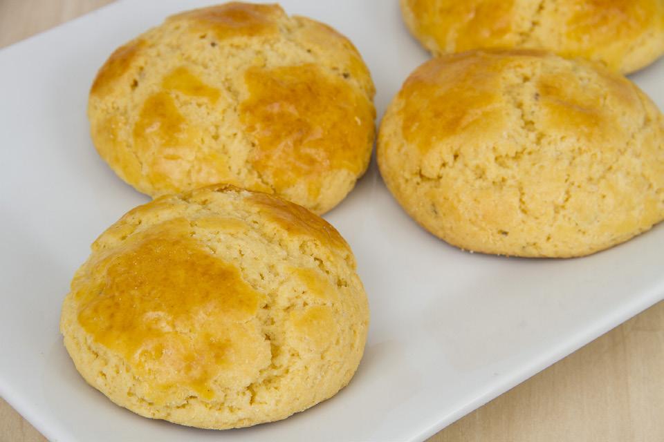 17 Panificação funcional, integral e zero açúcar Broa caxambu com erva doce DURABILIDADE: Aproximadamente 3 dias sem refrigeração ou 90 congelado 2 xícaras (chá) de farinha de trigo 2 xícaras (chá)