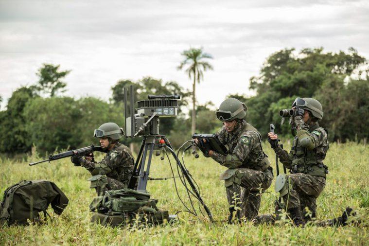 Savis-Bradar apresentou linha de radares na 4ª BID BRASIL De base tecnológica genuinamente brasileira, as empresas Savis e Bradar, do Grupo Embraer, foram um dos destaques da 4ª Mostra BID Brasil,