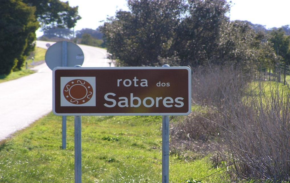 LOCAIS de COLOCAÇÃO da SINALÉTICA A Rota dos Sabores constituiu um itinerário com a