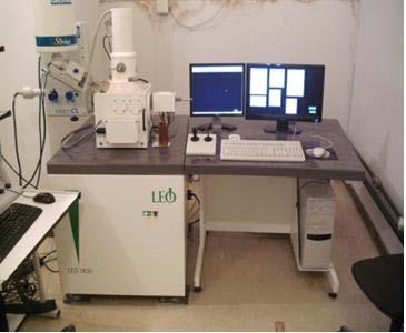 Figura 4: Equipamento de microscopia eletrônica de varredura (MEV) 3 RESULTADOS E DISCUSSÃO A Tabela 1 mostras, os resultados comparativo obtidos no ensaio de tração para os compósitos reforçados,