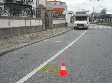 10 m 13º km Na Avenida Antunes Guimarães, 9,26m após portão de acesso à Administração do Porto Douro e
