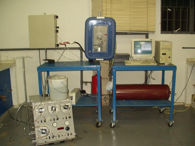 37 4. MATERIAL E MÉTODO Um Sistema de Ensaio Dinâmico SEDin foi desenvolvido no LabBio - Laboratório de Bioengenharia, Departamento de Mecânica, UFMG.