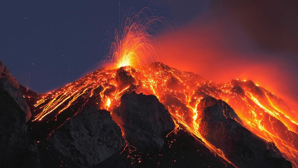 Vulcões Um número crescente de paleontólogos e geólogos têm defendido que vulcões podem ter causado as extinções em massa da