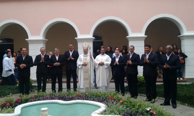 Notícia Diocese de Petrópolis Aspirantes recebem Admissão as Sagradas Ordens No dia 22 de Abril os Aspirantes ao diaconado permanente da 4ª turma receberam a Admissão as Sagradas Ordens.