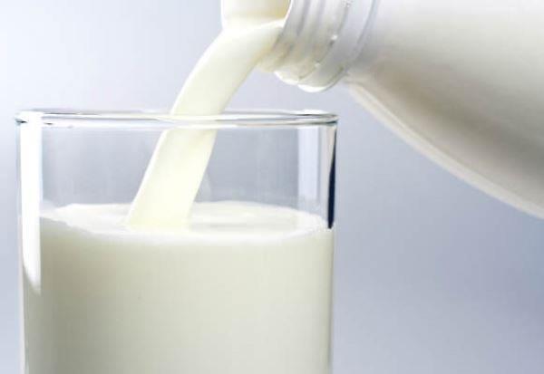Leite: benefícios, nutrientes e importância de consumir O leite protege os dentes e ossos, ajuda na perda de peso, proporciona bem-estar e diminui o risco de diabetes tipo 2 Dra.