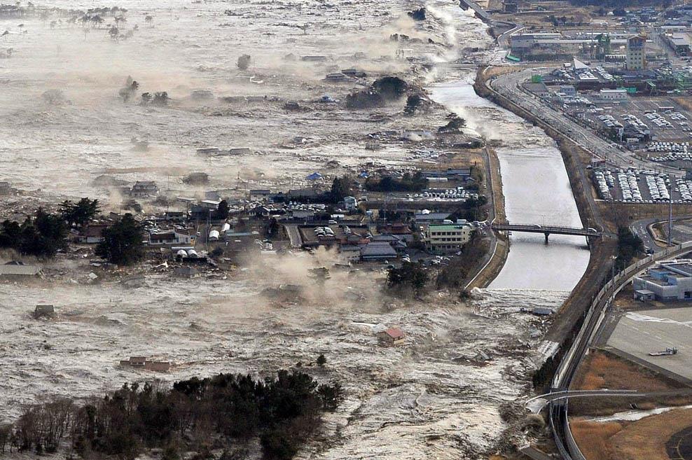 FENÔMENOS NATURAIS (Tsunami, 2004