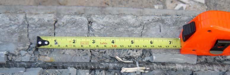 1 apresentou carga de ruptura de 456 kn, com modo de ruptura por esmagamento do concreto seguido imediatamente da
