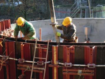 Empresa Projetos Produtos PONTOS FORTES somente 2 tirantes em painel com 3 m de altura combinável com as formas P300 raio mínimo Possivel 250 cm altura até 6 m superfície de contato em compensado de