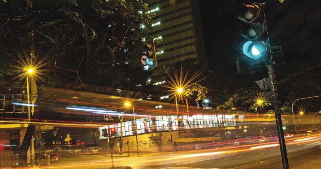 Belo Horizonte é a primeira cidade brasileira a ter todos os semáforos com iluminação a LED iluminação moderna, com LED, até as plantas de cogeração de energia.
