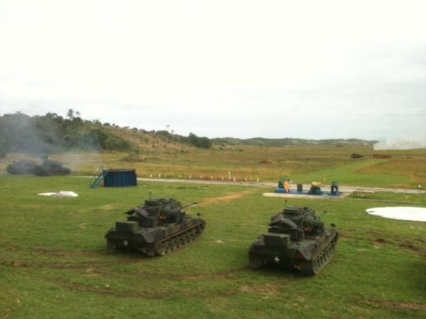 Exército realiza exercício de tiro antiaéreo com o Gepard O Exército Brasileiro (EB) divulgou foto do exercício de tiro realizado pela 1ª Brigada de Artilharia Antiaérea, sediada em Guarujá/SP,