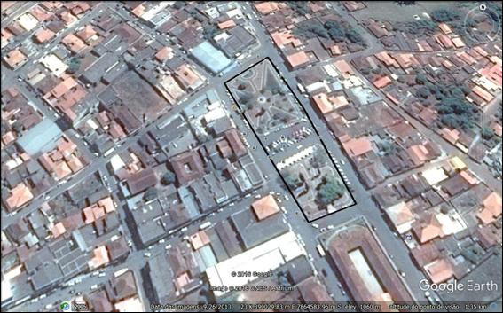 ISSN 1806-7409 www.naturezaonline.com.br 33 Figura 2 Imagem de satélite da Praça São Sebastião em São Gotardo, estado de Minas Gerais. Fonte: Google Earth.