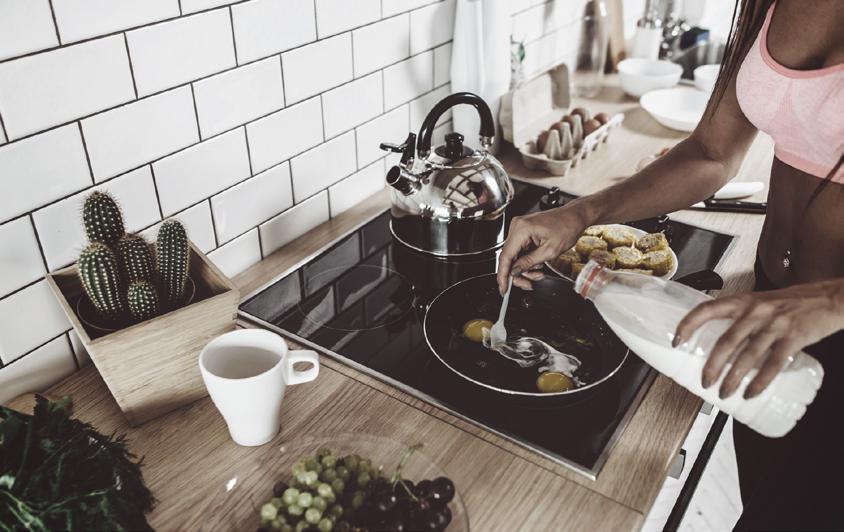 COMO A ALIMENTAÇÃO PODE AJUDAR? Sabemos que a musculação é um dos meios mais eficazes de promover a hipertrofia. Todavia, cabe destacar que esse exercício não é suficiente.